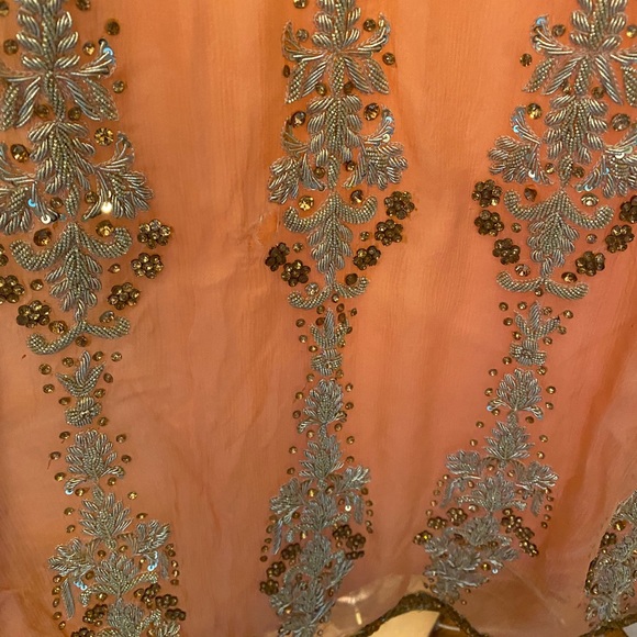 Salwar Kameez - Picture 4 of 5